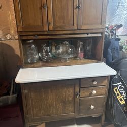 Treasure Grove auctions - Kitchen Hutch
