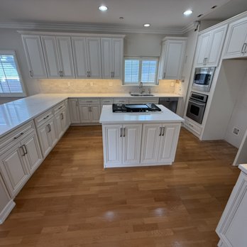 1 Day Kitchen & Bath - Kitchen remodel with Antique white cabinets and 3CM quartz - General Contractors Near Me - Lawndale, California 1 Day Kitchen & Bath - Kitchen remodel with Antique white cabinets and 3CM quartz - General Contractors Near Me - Lawndale, California