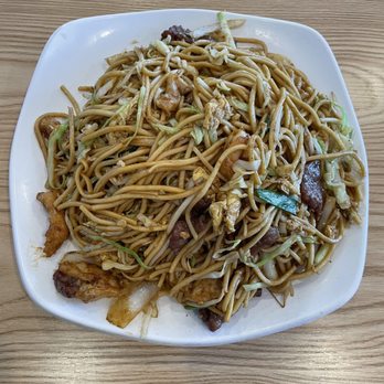 Joyee's Dumpling House - Poway - Combination Chow Mein - Chinese Near Me - Poway, California