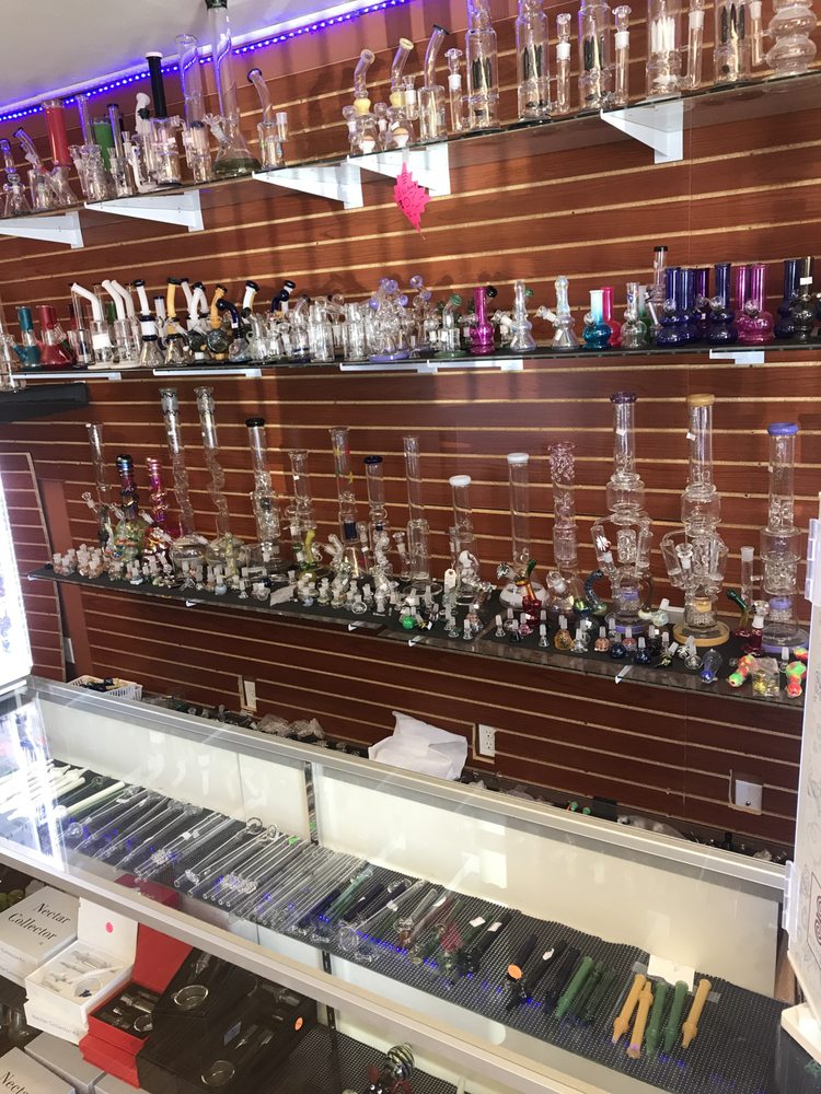 X SMOKE SHOP Updated September 2024 10 Photos 3400 San Mateo Blvd
