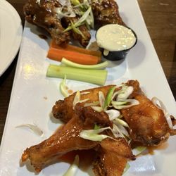 Hamilton Restaurant & Bar - Hamilton Wings