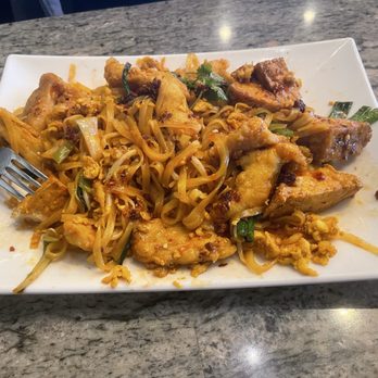 La Mint - Vietnamese Kitchen - Chicken pad Thai with tofu add-on - Vietnamese Near Me - Reno, Nevada La Mint - Vietnamese Kitchen - Chicken pad Thai with tofu add-on - Vietnamese Near Me - Reno, Nevada