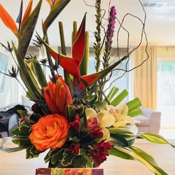Nina's Flowers & Gifts