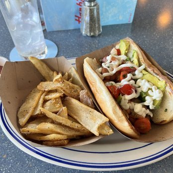 HANK’S GARAGE & GRILL - Updated May 2025 - 89 Photos & 30 Reviews