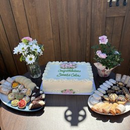 Absolutely delicious cake!!!!!! I would highly recommend this place