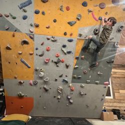 G Street Climbing Gym - Bouldering overhang wall