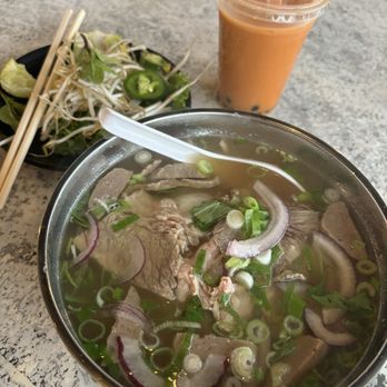 Duck N Good Food Place - Pho - Asian Fusion Near Me - Hickory, North Carolina