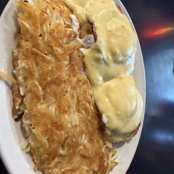 Jake's Cafe On Second Street - Eggs Benedict - Breakfast & Brunch Near Me - Snohomish, Washington
