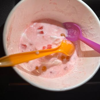 Limon Frozen Yogurt - Spoiled yogurt. - Ice Cream & Frozen Yogurt Near Me - San Pablo, California