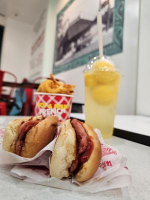 Walter's Hot Dogs by null