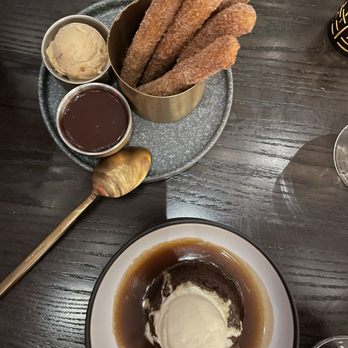 Gordon Ramsay Hell's Kitchen - Churros & Sticky Toffee - New American Near Me - Miami, Florida Gordon Ramsay Hell's Kitchen - Churros & Sticky Toffee - New American Near Me - Miami, Florida