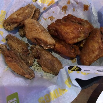 Buffalo Wild Wings - Wings ... Lemon Pepper & Hot Barbecue. - American Near Me - Orlando, Florida