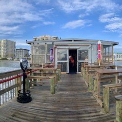Sunglow Fishing Pier - Outside dining available