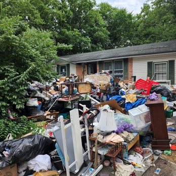 Junk-O-Haulics - Junk removal on the driveway - Junk Removal & Hauling Near Me - Westmoreland, Tennessee Junk-O-Haulics - Junk removal on the driveway - Junk Removal & Hauling Near Me - Westmoreland, Tennessee