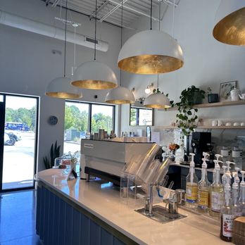 Monamie Coffee - Side bar area - Coffee & Tea Near Me - Nolensville, Tennessee