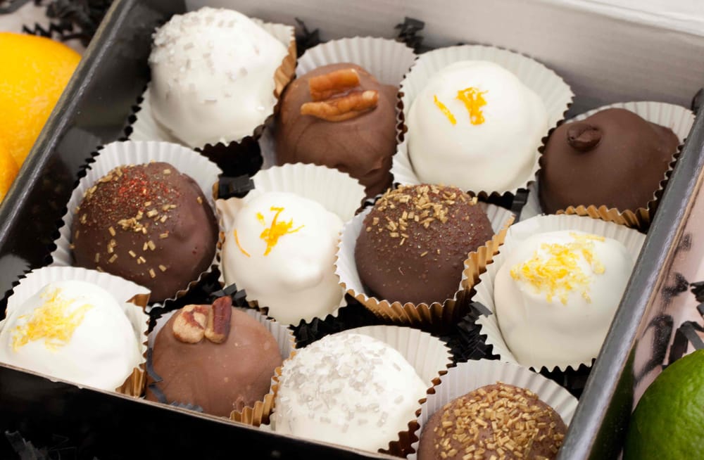 SugaPlump Pastries Logo