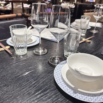 Mott 32 - Table setting - Chinese Near Me - Las Vegas, Nevada