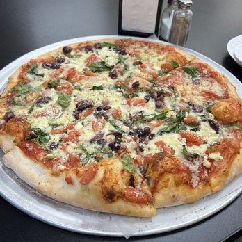 Charlies On Main Pizza - El Greco Pizza - Salad Near Me - Stoneham, Massachusetts