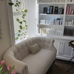Beyond Beauty Skin Therapy - Beautiful waiting room