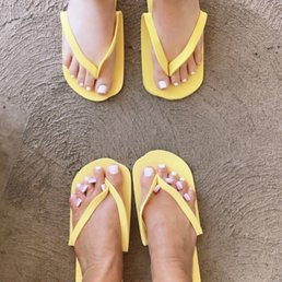 Mother & daughter pedicures Mother & daughter pedicures
