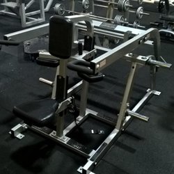 The Foundry Gym - Seated dip machine. Image credit: Foundry Gym