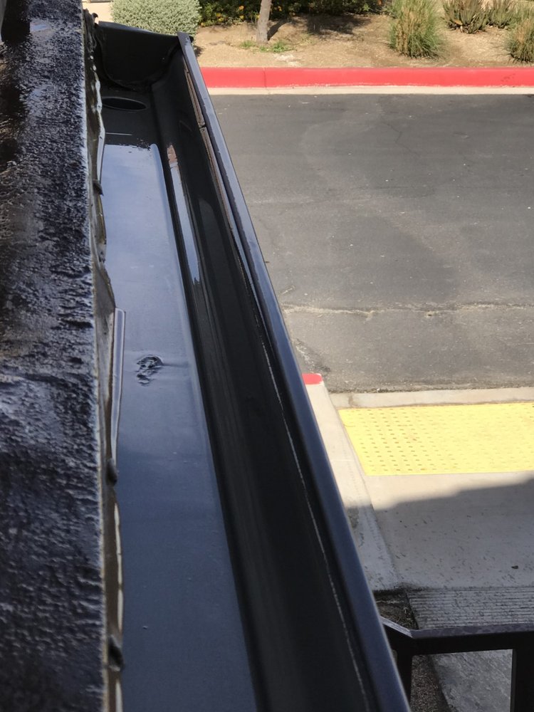 Slide of Victor Lozano Roofing