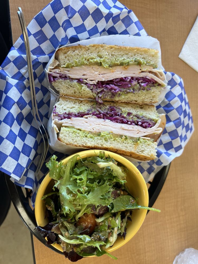 The Wild Grain Cafe Logo