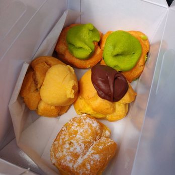 Liliha Bakery - Bakeries Near Me - Honolulu, Hawaii