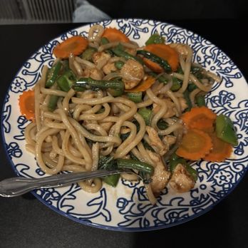 Diva Thai & Sushi Bar - Noodles "extra spicy" (weren't that spicy) and didn't have flavor that popped - Sushi Bars Near Me - Chicago, Illinois