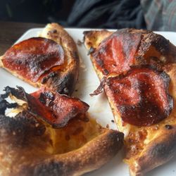 SPIN! Pizza - This is the inedible children's pizza! Very un appetizing. Should not have been served.