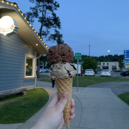 Espresso flake & peanut butter chocolate