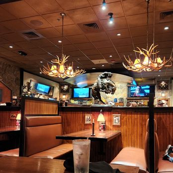 LongHorn Steakhouse - Cool lights and decor - Steakhouses Near Me - Pittsburgh, Pennsylvania