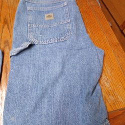 Look what I got brand new Lee Dungy carpeter shorts 32 long never washed or worn yet give me a call 6084358740