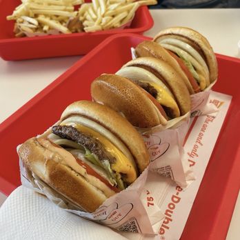 In-N-Out Burger - Cheeseburger - Fast Food Near Me - Sunnyvale, California