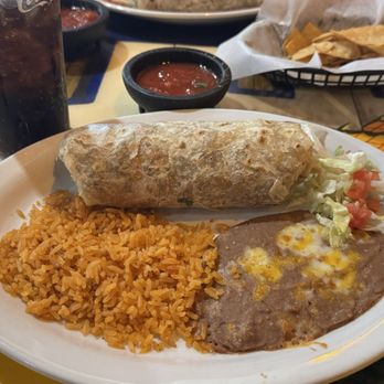 La Sierra - Chorizo and egg breakfast burrito - Mexican Near Me - Payson, Arizona La Sierra - Chorizo and egg breakfast burrito - Mexican Near Me - Payson, Arizona