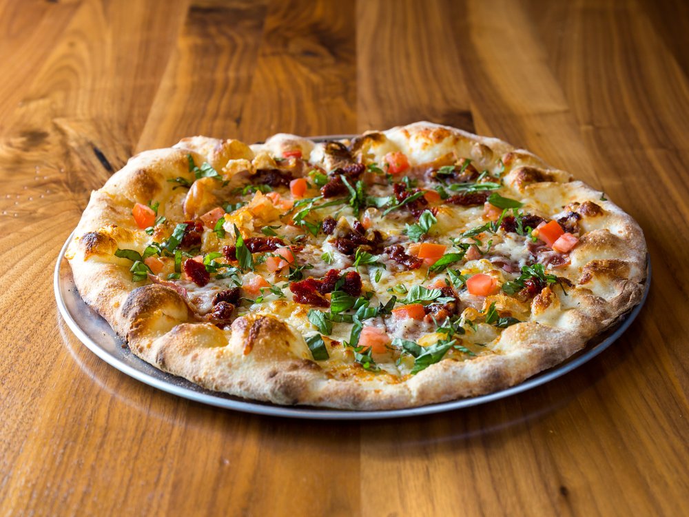 Smokin' Oak WoodFired Pizza and Taproom, Frisco Roadtrippers