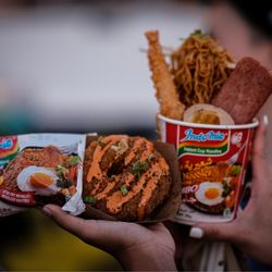 Richmond Night Market - Ramen Donut and Flying Ramen