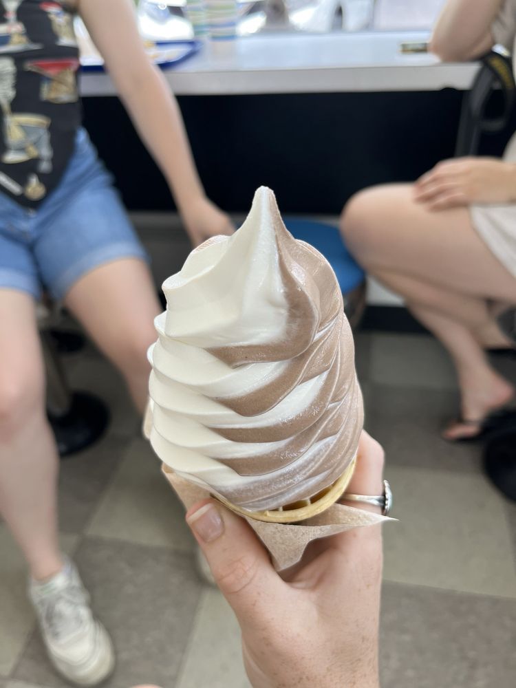 TASTEE FREEZ Updated September 2024 21 Photos & 24 Reviews 2741 South Seminole Trl