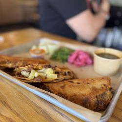 El Mariachi Birria Y Tacos - Quesos Tacos with consume