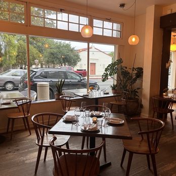 The Dutchess - Cozy interior - Cafes Near Me - Ojai, California