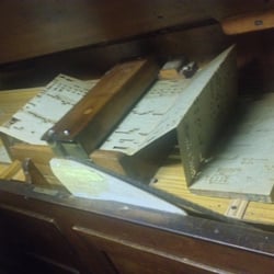 Le Café des Orgues - Les cartons de l'orgue en train de jouer