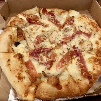 Café Piazza - The Pizza Bianca. Tasty. But a tad bit bland. - Pizza Near Me - Saint Louis, Missouri Café Piazza - The Pizza Bianca. Tasty. But a tad bit bland. - Pizza Near Me - Saint Louis, Missouri