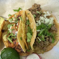 Taqueria Jalisco - Al pastor and steak taco