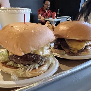HiHo Cheeseburger | Pasadena - Burgers Near Me - Pasadena, California