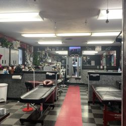 Epic Ink Tattoo & Piercing - Super cool place!!! Everyone here is so awesome.