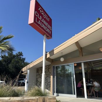 How's It Going To End - Storefront - Coffee & Tea Near Me - Glendale, California How's It Going To End - Storefront - Coffee & Tea Near Me - Glendale, California