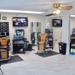 Elvis Barbershop - Our mission is sever each client their unique way. We focus on what you need . Make your appointment at 5087373167 or just walk in.