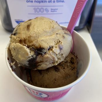 Baskin Robbins - Jamoca almond fudge and Maui brownie madness - Ice Cream & Frozen Yogurt Near Me - North Vancouver, British Columbia Baskin Robbins - Jamoca almond fudge and Maui brownie madness - Ice Cream & Frozen Yogurt Near Me - North Vancouver, British Columbia