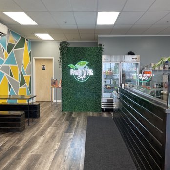 Fresh & Frozen - Interior - Juice Bars & Smoothies Near Me - Grants Pass, Oregon