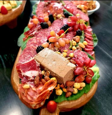 Personal Charcuterie Boards - Amour Sur Table was created to take you on a French culinary exploration through traditional French Cuisine and wine pairing in the comfort of your own home.